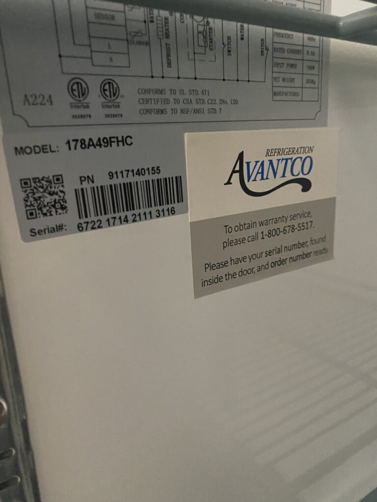 Avantco 2 Door Freezer2